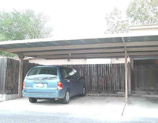 1st image of 10919 CROWN PARK DR #0