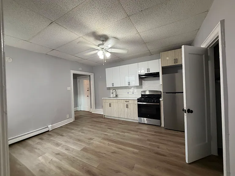159-161 Hutton St #8 — Photo 3