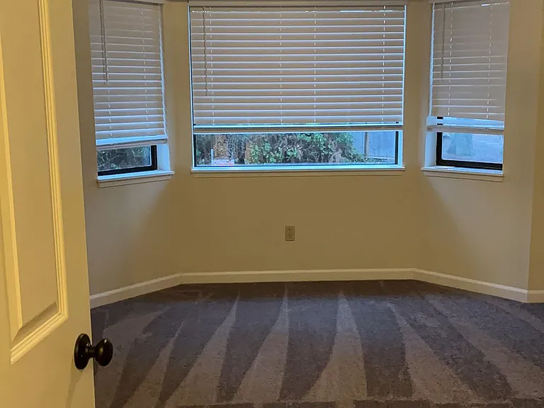 1690 NE Pleasant St #206 — Photo 13