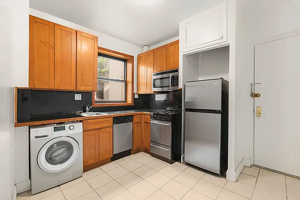 Rented by Compass | media 13