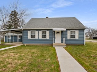 24 Ashland St, Oswego, IL 60543