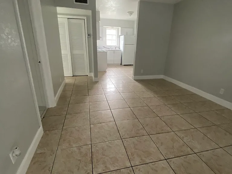 770 SW 8th St #104 — Photo 4