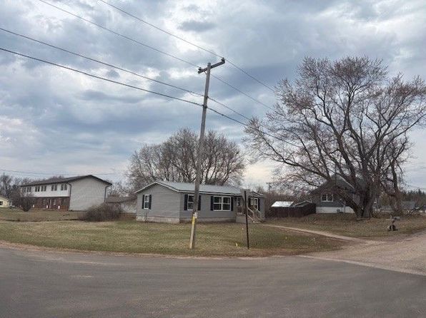330 12th Ave, Norway, MI 49870