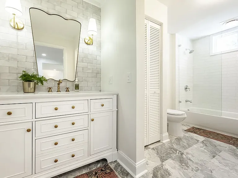 921 Lemont Ct — Photo 19