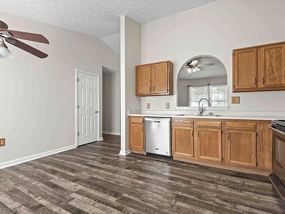 4th image of 349 Green Fields Ln