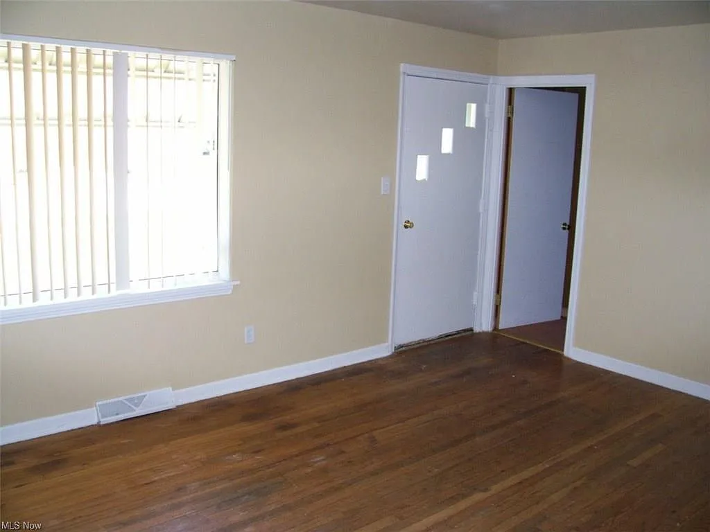 4 bed, 1184 sqft, $1,500 — Photo 2