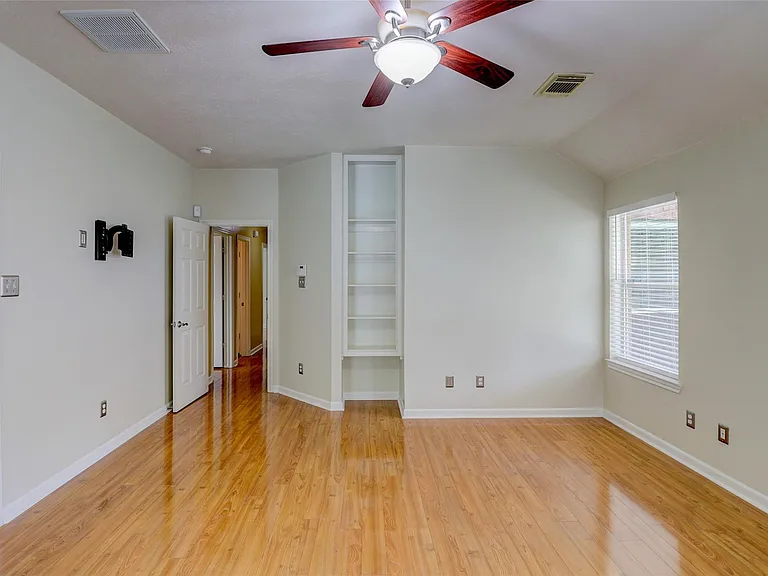 3323 Pioneer Bend Ln — Photo 26