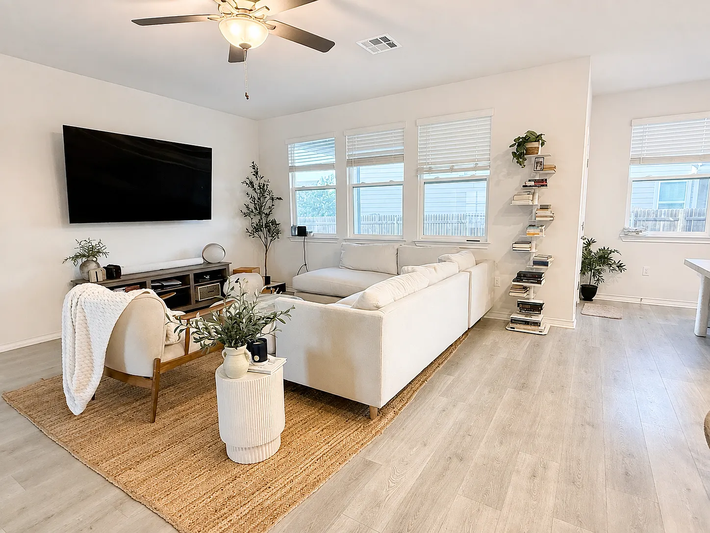 4 bed, 2.5 bath, 2217 sqft, $2,650 — Photo 1