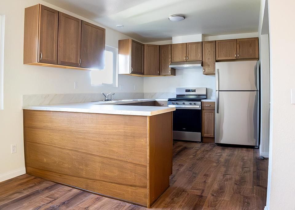 1st image of 2319 Ridgeway Dr