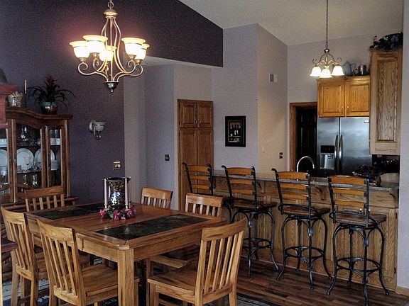 Dining and Breakfast Bar