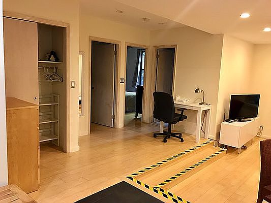 3rd image of 205 W 15th St APT 1U