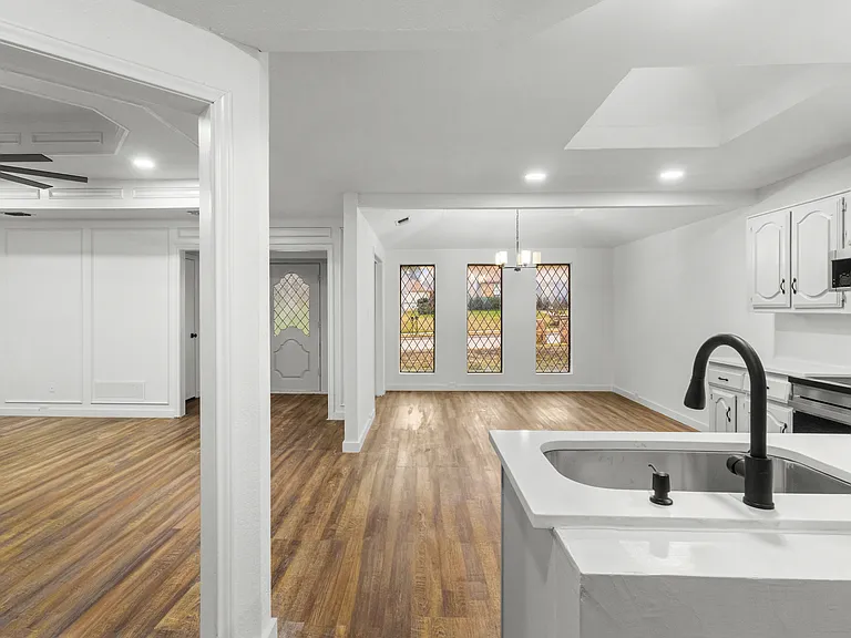 1503 Bellflower Dr — Photo 13