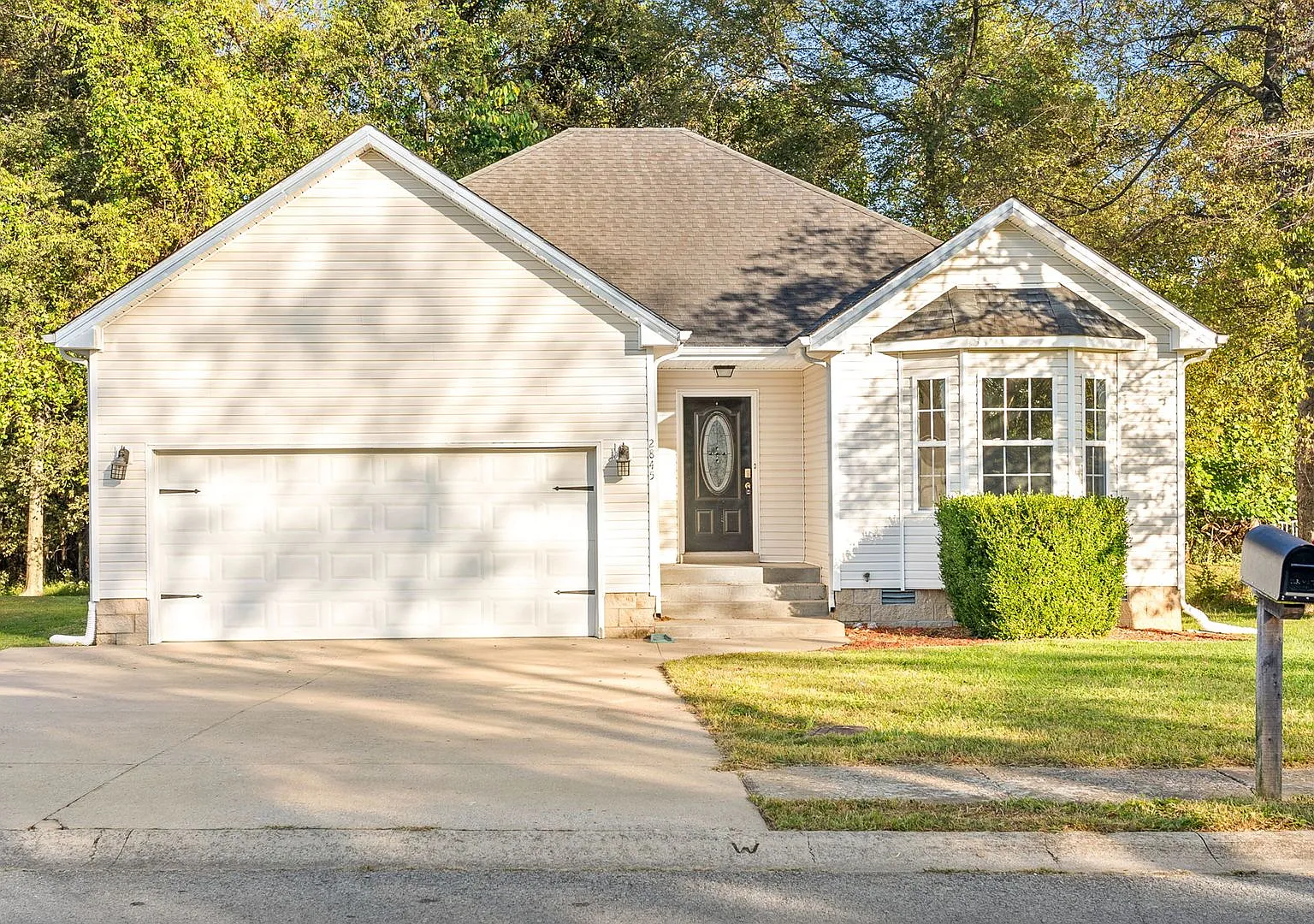 Pet Friendly Three Bedroom! — Photo 1