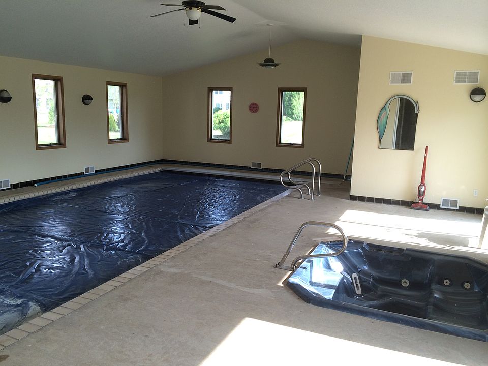 2nd image of 2350 W Hiawatha Dr.