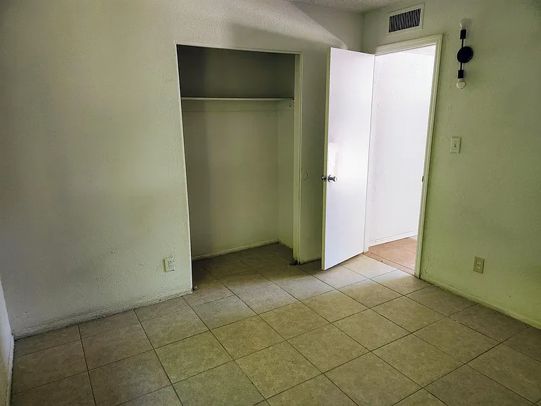 7219 N 35th Ave #11 — Photo 3
