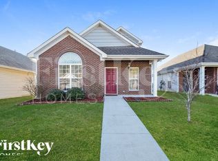 158 Village Dr, Calera, AL 35040