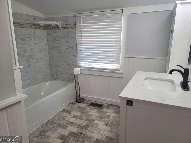 5246 W Mountain St — Photo 12