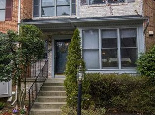 9097 Golden Sunset Ln, Springfield, VA 22153