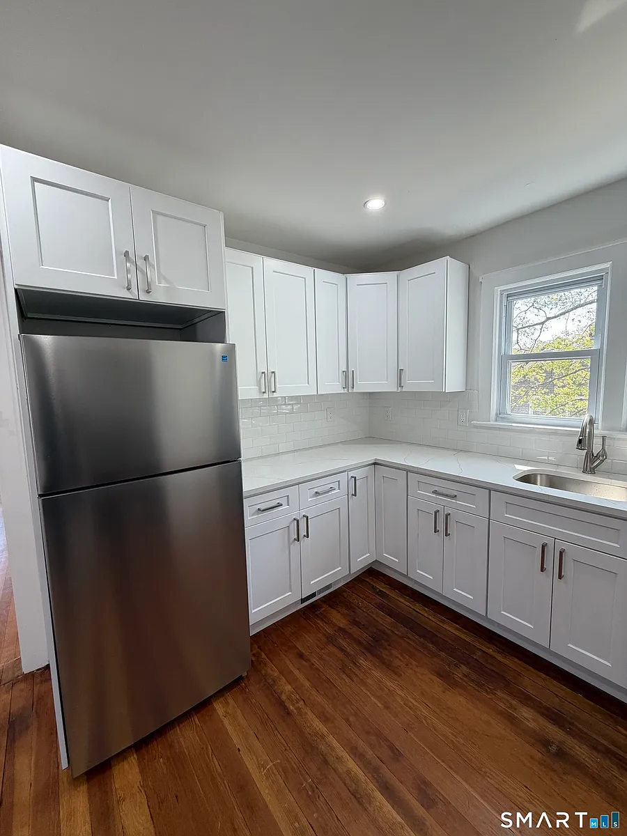 Building Photo - 234 Savoy St #2