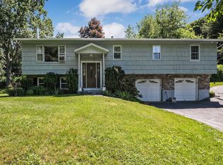 36 Gristmill Ln, Pawling, NY 12564