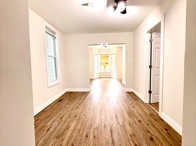 1721 N Kimball Ave, Chicago, IL