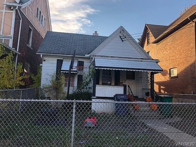 2nd image of 638 7th St