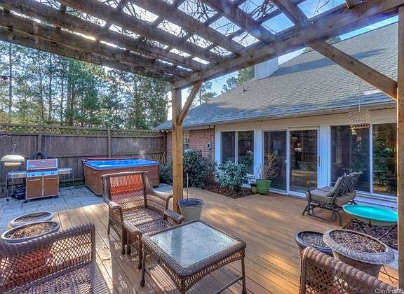 2nd image of 144 Hideaway Ln #7