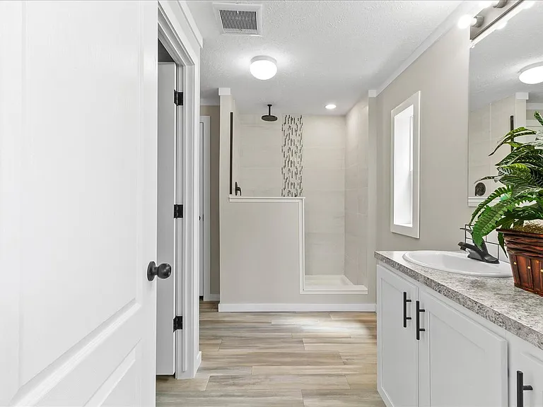 Hillcrest MHP — Photo 19
