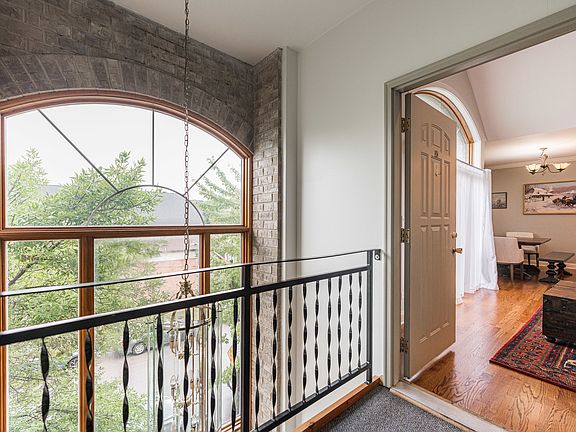 3rd image of 3154 N Oleander Ave APT 3C