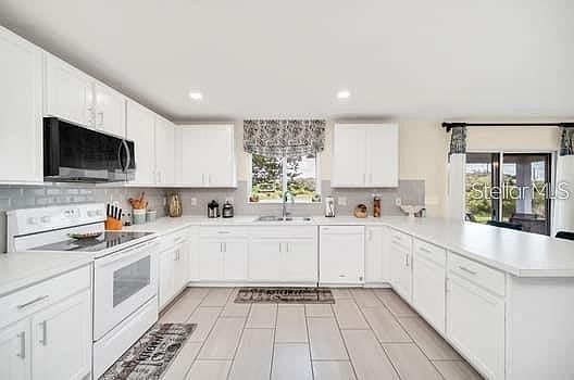 3rd image of 321 PRESERVE POINTE BOULEVARD