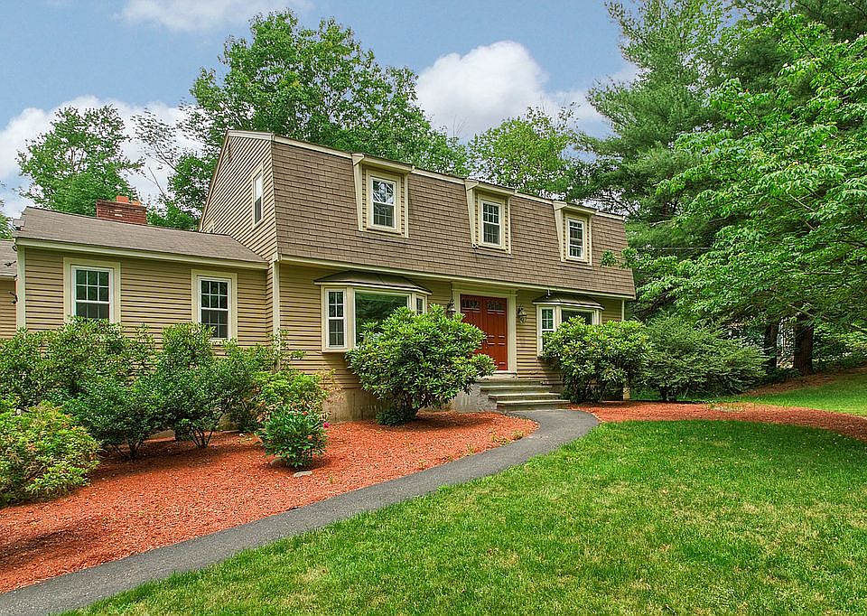 87 Hildreth St Westford