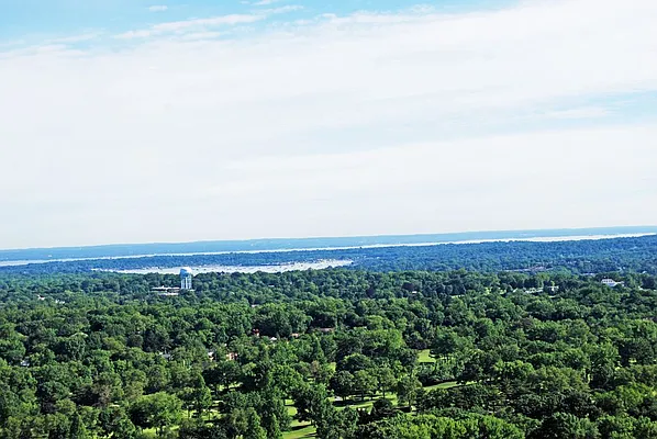 Sold by Magic of Great Neck Realty Inc. | media 51