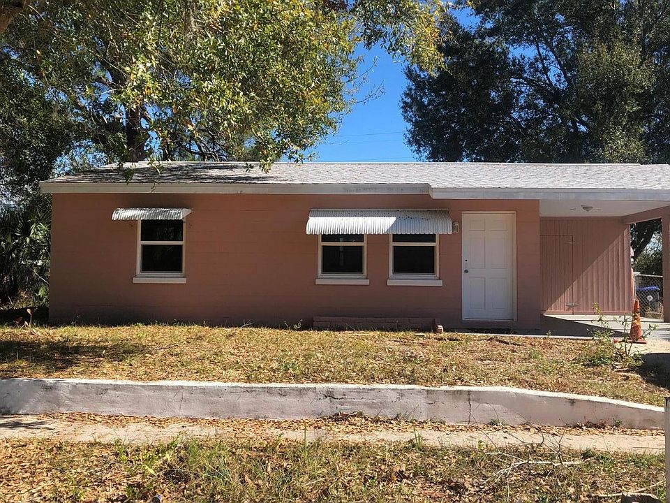 1st image of 109 N De Leon Ave