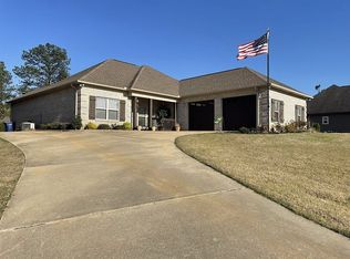 111 Old Lake Cv, Batesville, MS 38606