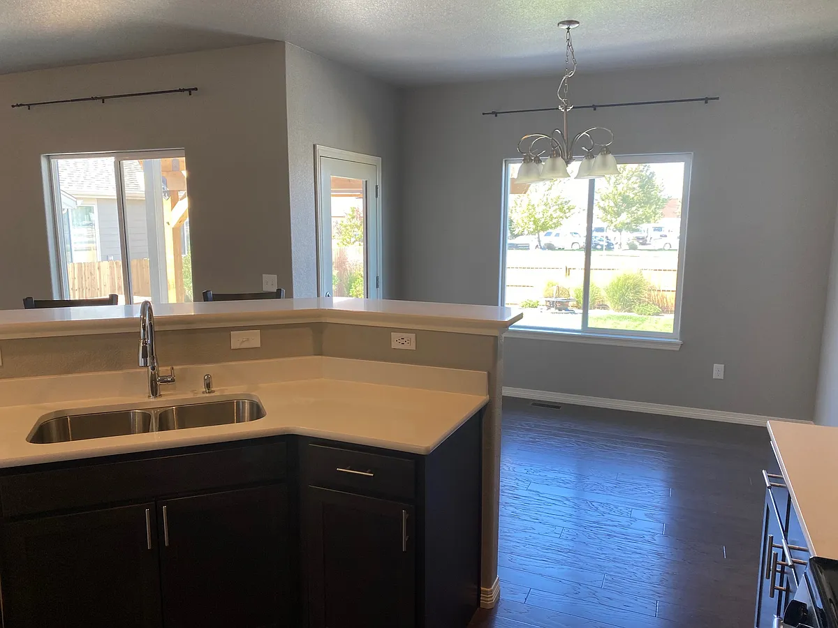 Building Photo - 6635 Catalpa Ct