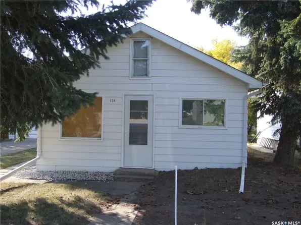 118 2nd STREET W, Leader, SK S0N 1H0