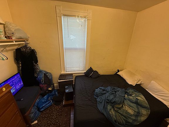 5th image of 2654 N Bremen St #2