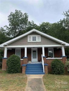911 3rd St SE, Hickory, NC, 28602