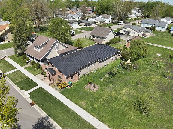 4th image of 506 E 8th St