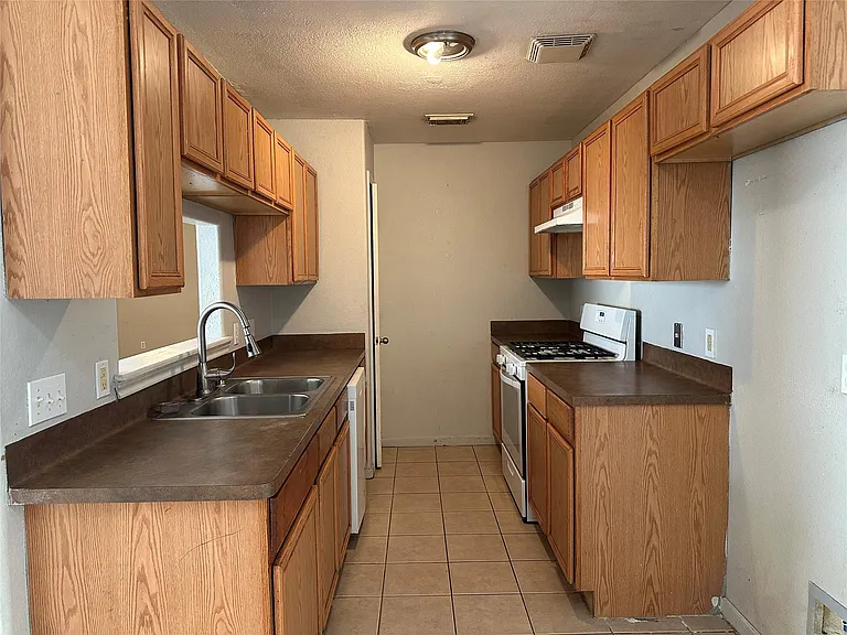 5434 Cherie Crest Ct — Photo 3