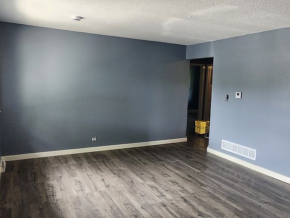 4th image of 2214 Girard Ave