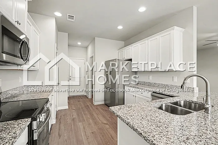 225 Wl Miller Dr — Photo 8