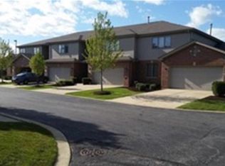9355 Cambria Ct, Tinley Park, IL 60487