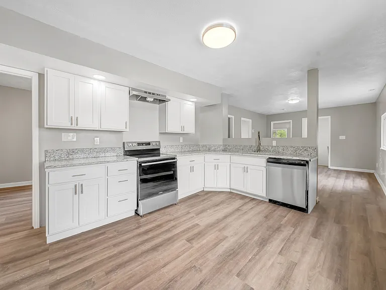 3449 Wade Ave #U — Photo 10