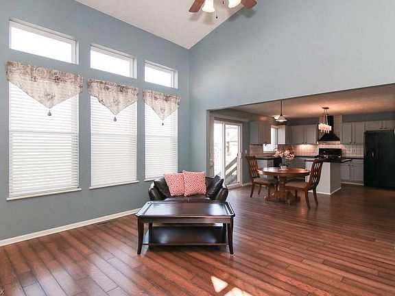 5th image of 14804 Thornton Dr