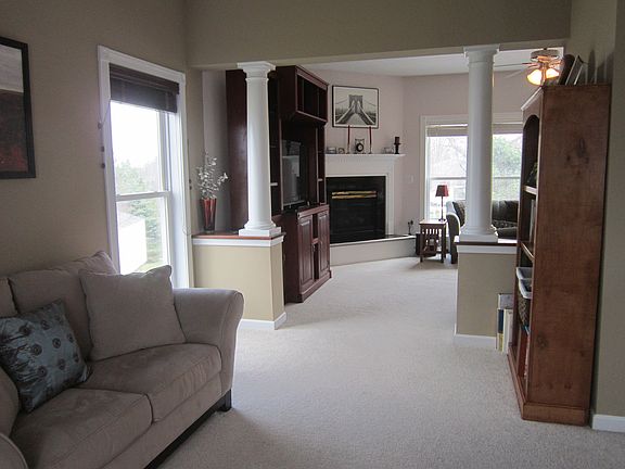 3rd image of 272 Branchbrook Dr