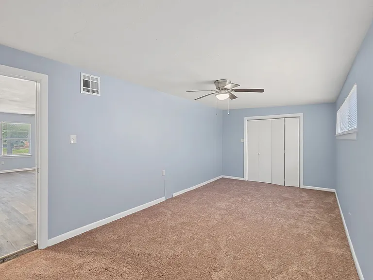 5427 Willow Glen Dr — Photo 12
