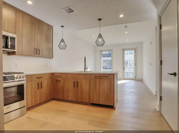 921 Madison Street image 1 of 30