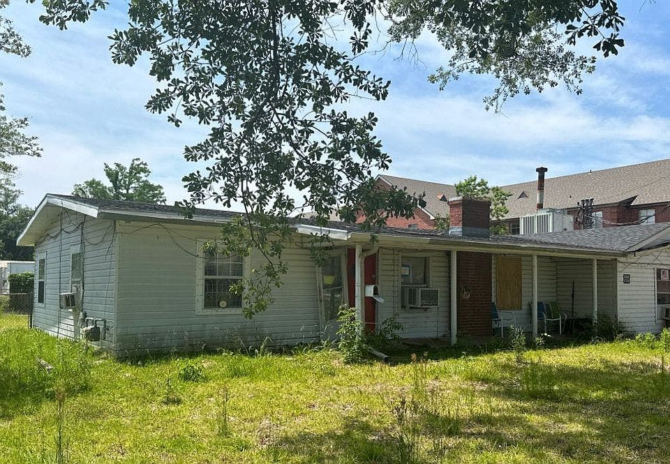 2nd image of 408 E Lagrange St
