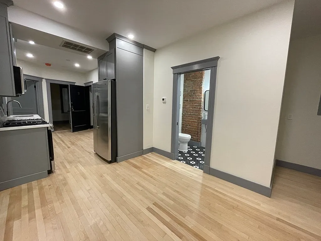 4 bed, 1000 sqft, $3,900 — Photo 4